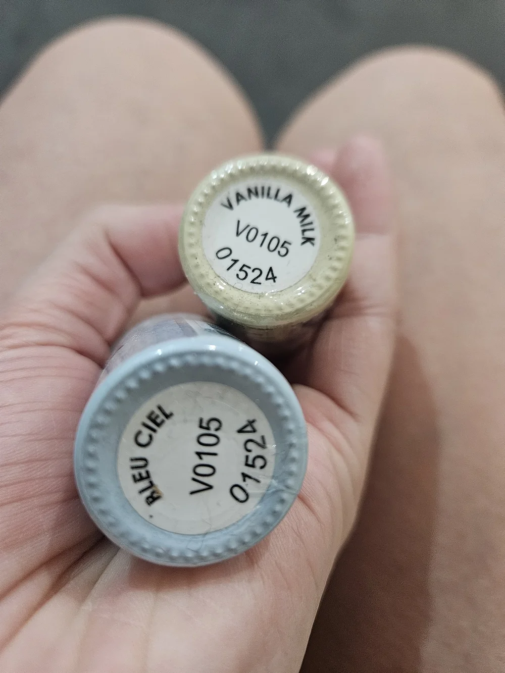 Le Mini Macaron Press-On Nail Duo — Pastel Blue & Pale Yellow